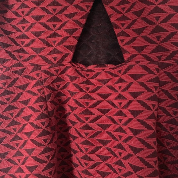 3 for $40 HOLLISTER BURGUNDY CROSS BACK RED/BURGUNDY DRESS SZ SMALL - Picture 4 of 6